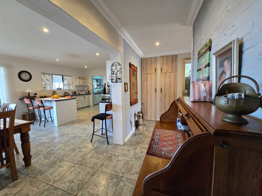 4 Bedroom Property for Sale in Stilbaai Wes Western Cape